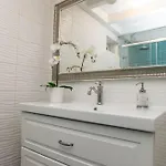 Villa House Victoria 2 By Guide