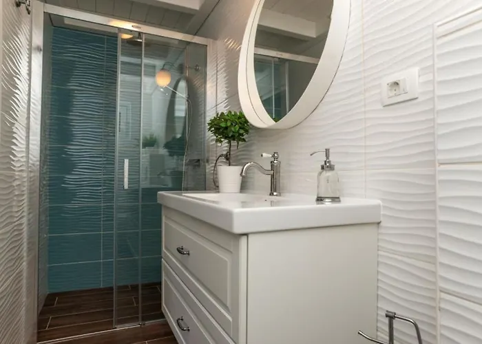 House Victoria 2 By Guide * Nerezine