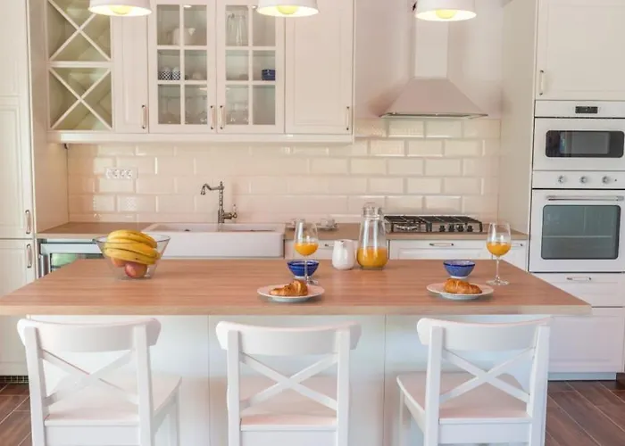 House Victoria 2 By Guide Villa *