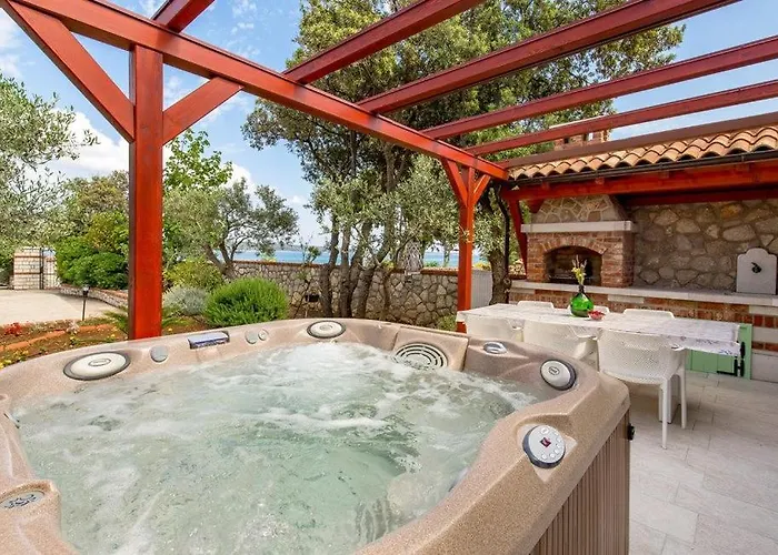 House Victoria 2 By Guide Villa Nerezine