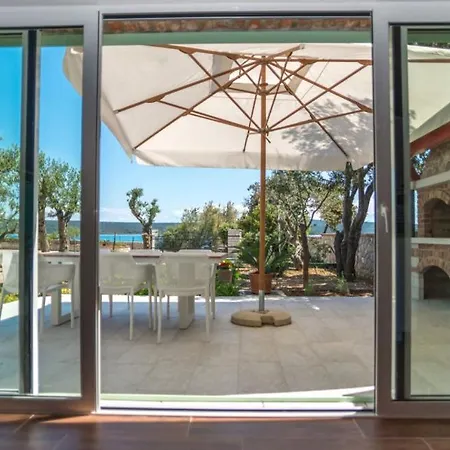 House Victoria 2 By Guide Villa *