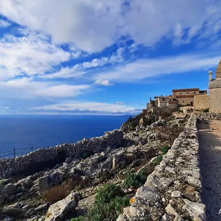 House Victoria 2 By Guide *